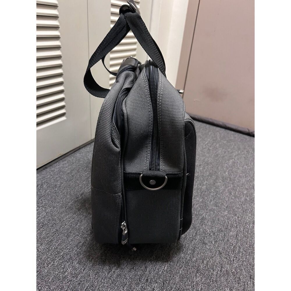 Kenneth Cole Reaction luggage camera overnight carry on bag